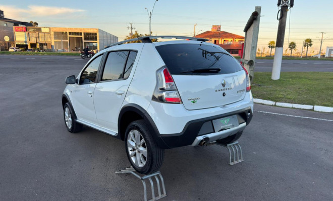 Renault SANDERO STEPWAY Hi-Power 1.6 8V 5p 2014 Flex-2