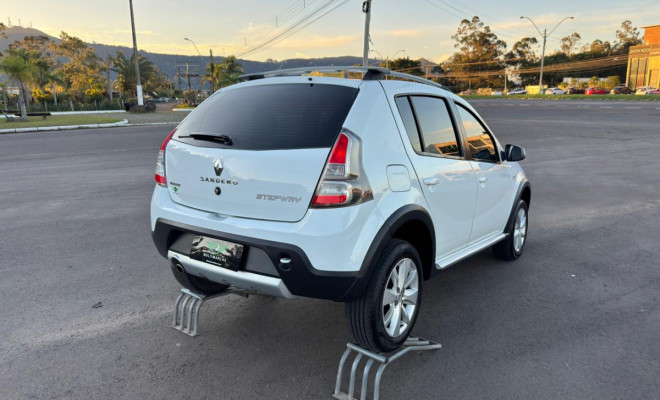 Renault SANDERO STEPWAY Hi-Power 1.6 8V 5p 2014 Flex-3