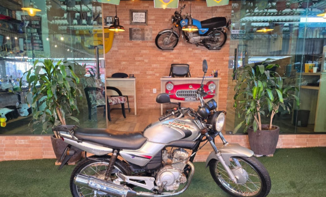 YAMAHA YBR 125 E 2002 Gasolina-7