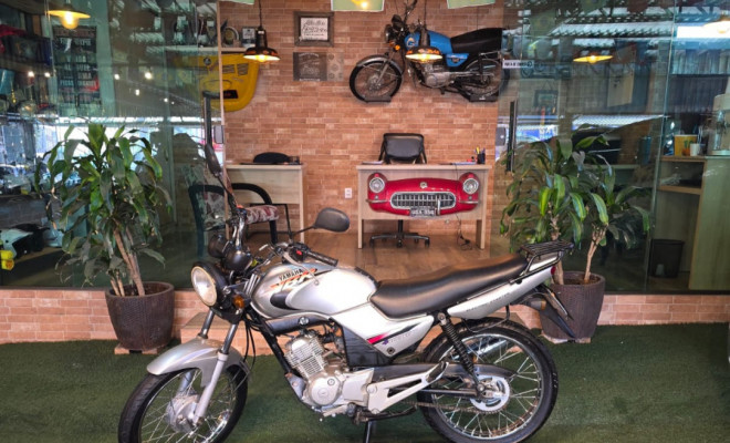YAMAHA YBR 125 E 2002 Gasolina-0