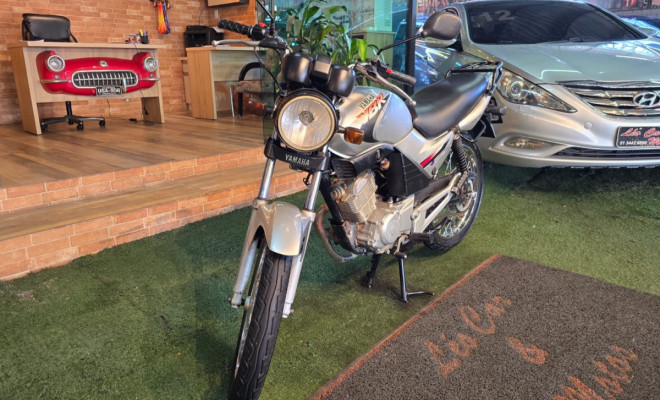 YAMAHA YBR 125 E 2002 Gasolina-2