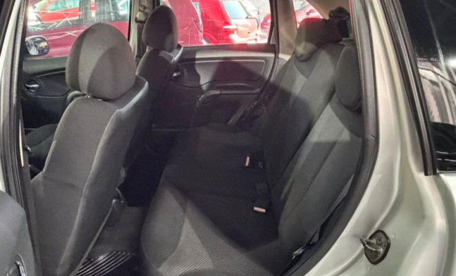 Citroën C3 GLX 1.4/ GLX Sonora 1.4 Flex 8V 5p 2011 Flex-10