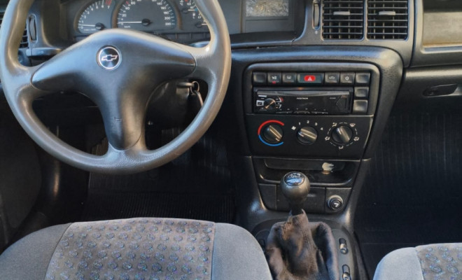 GM - Chevrolet Vectra GLS/Expres.2.2/ 2.0 e 2.0 CD 8V 1999 Gasolina-4