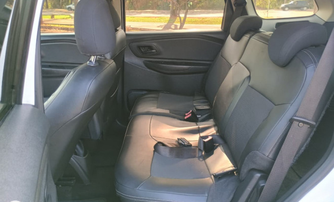 GM - Chevrolet SPIN LT 1.8 8V Econo.Flex 5p Aut. 2016 Flex-5