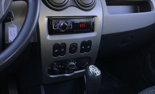 Renault SANDERO Expression Hi-Flex 1.6 8V 5p 2009 Flex-8