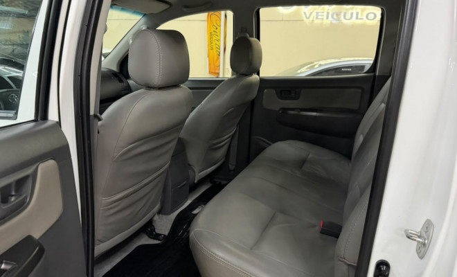 Toyota Hilux CD SR D4-D 4x4 3.0  TDI Dies. 2014 Diesel-6