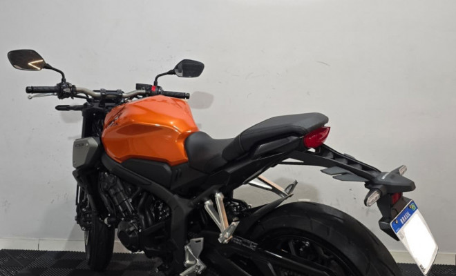 HONDA CB 650R 2024 Gasolina-3