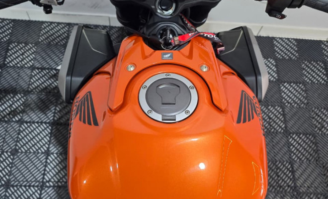 HONDA CB 650R 2024 Gasolina-2
