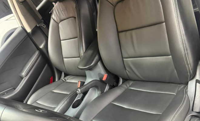 Kia Motors Cerato 1.6 16V  Flex  Aut. 2014-10