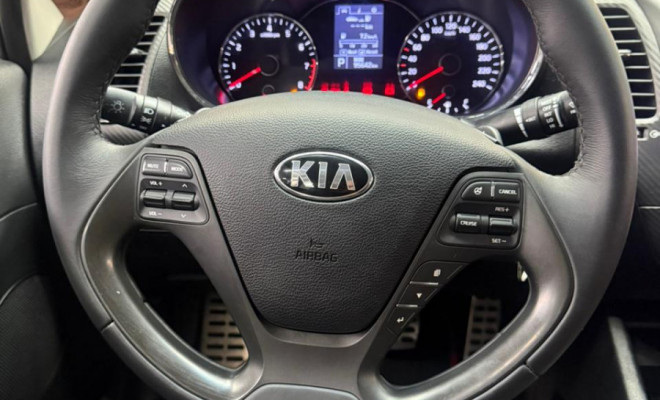 Kia Motors Cerato 1.6 16V  Flex  Aut. 2014-6