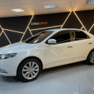 Kia Motors Cerato 1.6 Mec. 2013 Gasolina   ÓTIMO EM ESPAÇO E CONFORTO-1