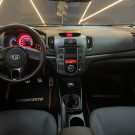 Kia Motors Cerato 1.6 Mec. 2013 Gasolina   ÓTIMO EM ESPAÇO E CONFORTO-4
