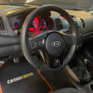 Kia Motors Cerato 1.6 Mec. 2013 Gasolina   ÓTIMO EM ESPAÇO E CONFORTO-8