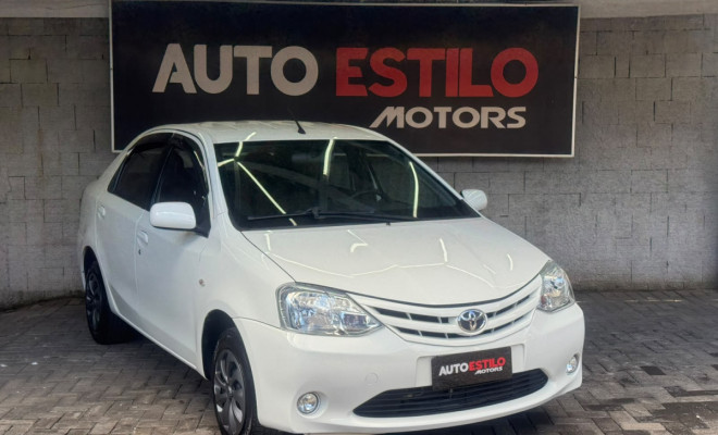 Toyota ETIOS XS Sedan1.5 Flex 16V 4p Mec. 2013 Flex