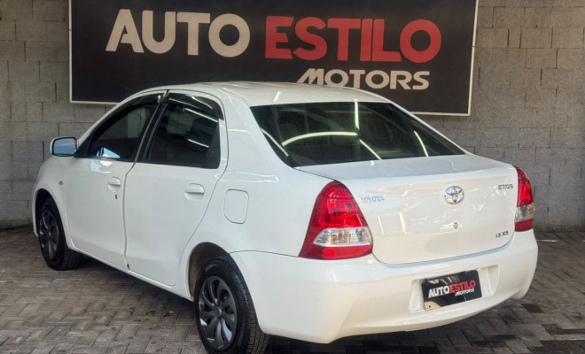 Toyota ETIOS XS Sedan1.5 Flex 16V 4p Mec. 2013 Flex-1