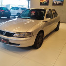 GM - Chevrolet Vectra GLS/Expres.2.2/ 2.0 e 2.0 CD 8V 1999 Gasolina-1