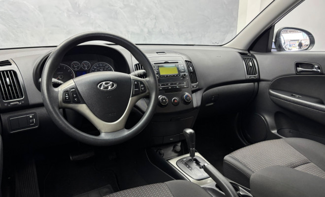Hyundai i30 2.0 16V 145cv 5p Aut. 2011 Gasolina-5