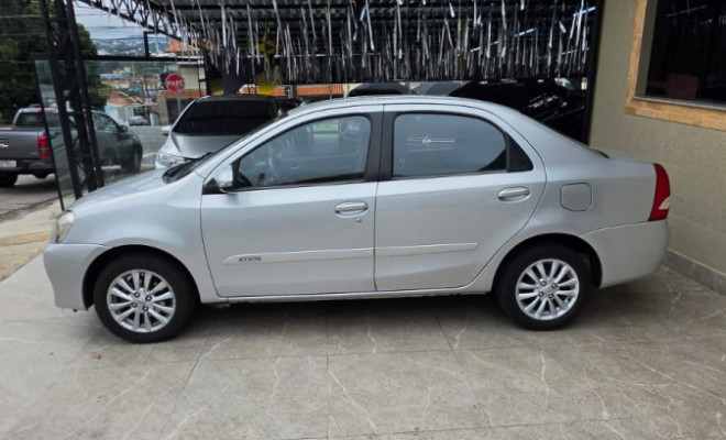 Toyota ETIOS XLS Sedan 1.5 Flex 16V 4p Mec. 2015 Flex-2