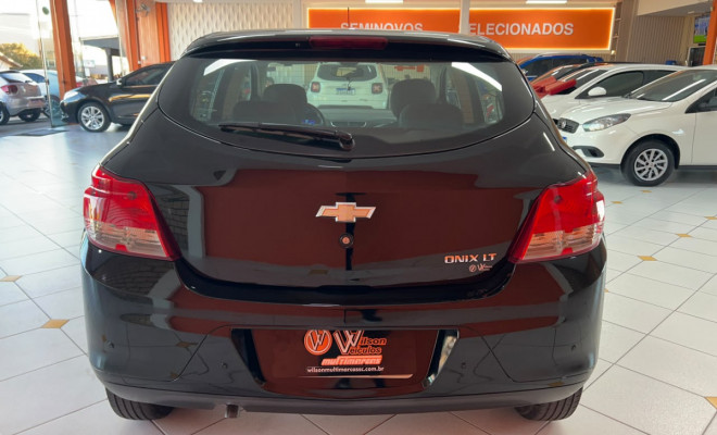GM - Chevrolet ONIX HATCH LT 1.0 8V FlexPower 5p Mec. 2014 Flex-4