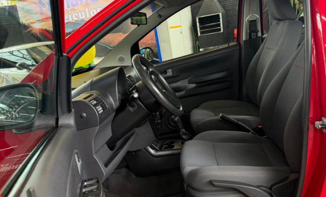 VW - VolksWagen Fox Plus 1.0Mi/ 1.0Mi Total Flex 8V 4p 2010 Flex-3