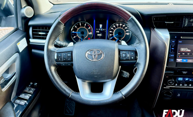Toyota Hilux SW4 SRX 4x4 2.8 TDI 16V Dies. Aut. 2018 Diesel-3