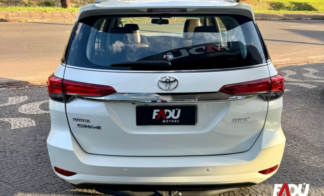 Toyota Hilux SW4 SRX 4x4 2.8 TDI 16V Dies. Aut. 2018 Diesel-8