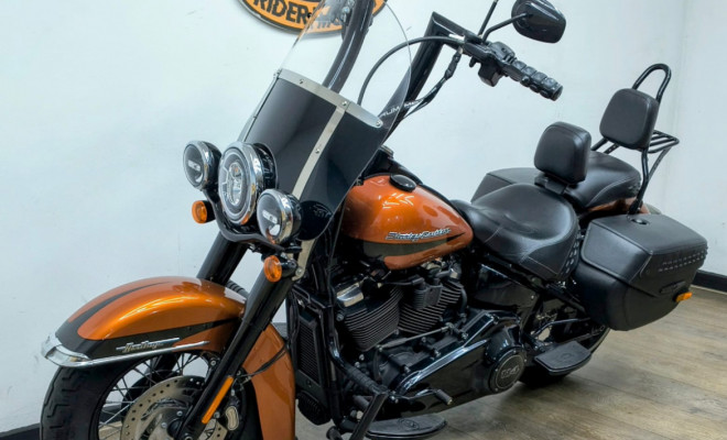 HARLEY-DAVIDSON HERITAGE CLASSIC FLHC/FLHCS 2020 Gasolina-2