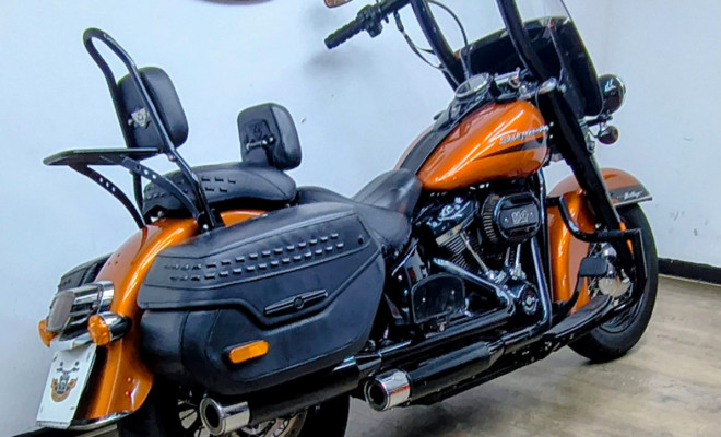 HARLEY-DAVIDSON HERITAGE CLASSIC FLHC/FLHCS 2020 Gasolina-9