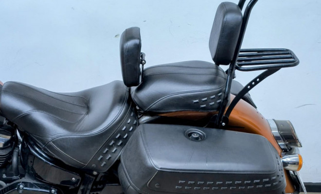 HARLEY-DAVIDSON HERITAGE CLASSIC FLHC/FLHCS 2020 Gasolina-8