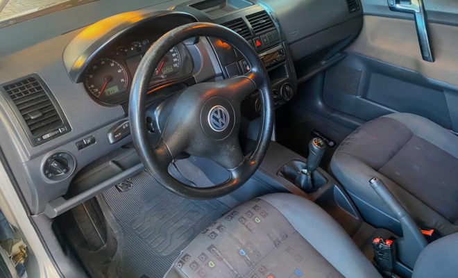 VW - VolksWagen Polo 1.6 Mi/ S.Ouro 1.6Mi 101cv 8V 5p 2005 Gasolina-6
