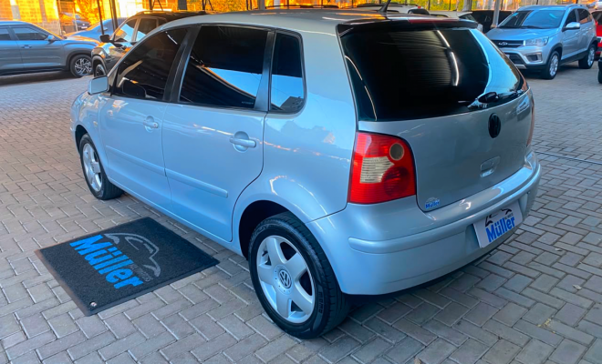 VW - VolksWagen Polo 1.6 Mi/ S.Ouro 1.6Mi 101cv 8V 5p 2005 Gasolina-2