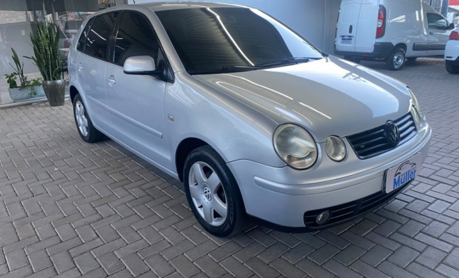 VW - VolksWagen Polo 1.6 Mi/ S.Ouro 1.6Mi 101cv 8V 5p 2005 Gasolina-1