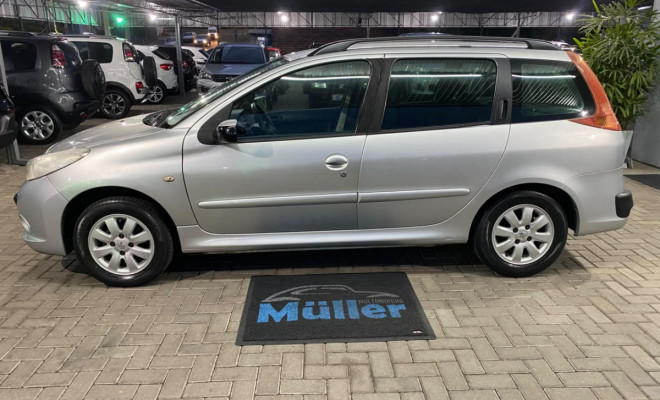 Peugeot 207 SW XR Sport 1.4 Flex 8V 5p 2010 Flex-3