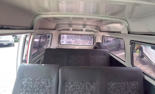 VW - VolksWagen Kombi Standard/ Luxo/ Série Prata 1999 Álcool-5
