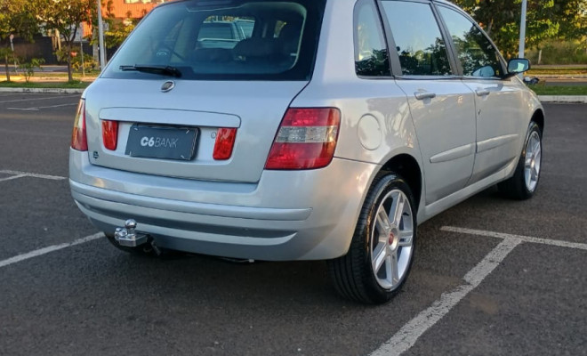 Fiat Stilo 1.8/ 1.8 Connect 8V 103cv 5p 2004 Gasolina-2