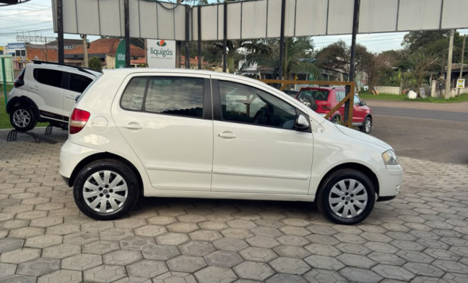 VW - VolksWagen Fox Plus 1.6Mi/ 1.6Mi Total Flex 8V 3p 2005 Flex-1