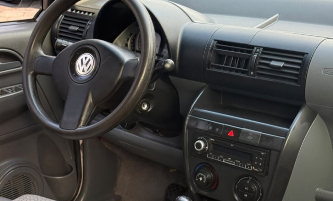 VW - VolksWagen Fox Plus 1.6Mi/ 1.6Mi Total Flex 8V 3p 2005 Flex-4