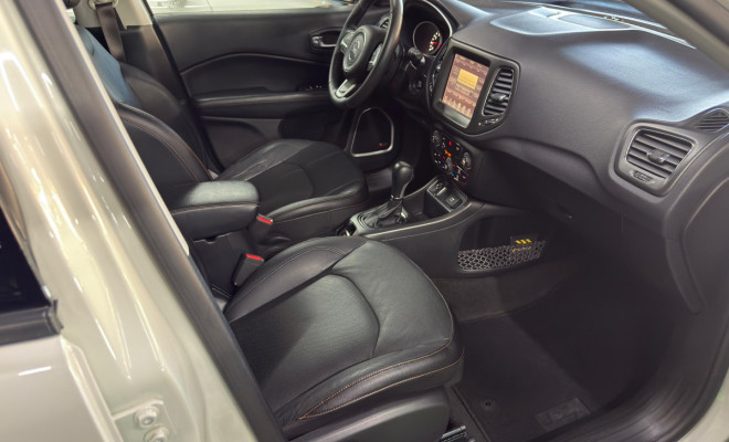 Jeep COMPASS LONGITUDE 2.0 4x2 Flex 16V Aut. 2017 Flex-4