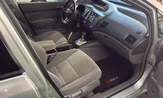 Honda Civic Sed. LXL/ LXL SE 1.8 Flex 16V Aut. 2011 Flex-4