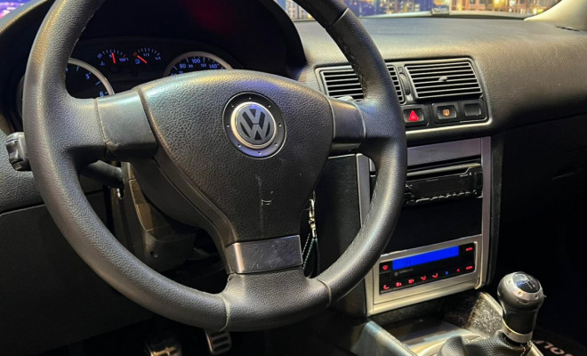 VW - VolksWagen Golf  TECH 1.6 Mi Total Flex 8V 4p 2009 Flex-6