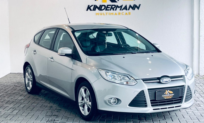 Ford Focus 1.6 S/SE/SE Plus Flex 8V/16V  5p 2014 Flex