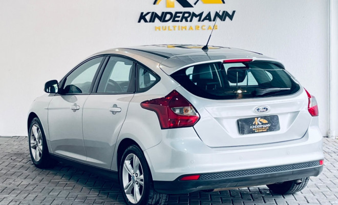 Ford Focus 1.6 S/SE/SE Plus Flex 8V/16V  5p 2014 Flex-2