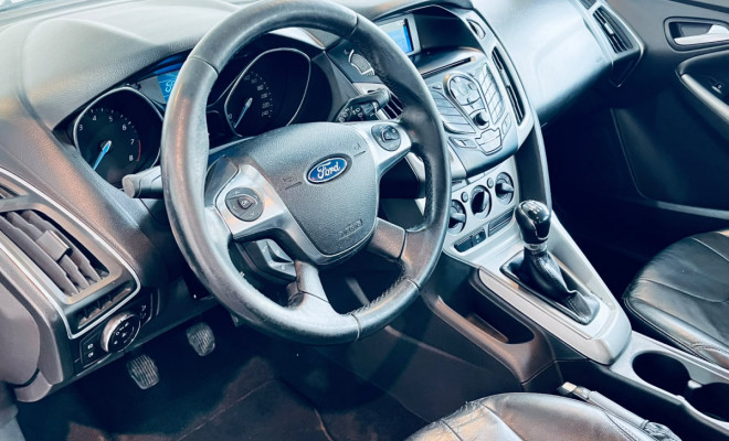 Ford Focus 1.6 S/SE/SE Plus Flex 8V/16V  5p 2014 Flex-6