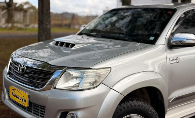 Toyota Hilux CD SRV D4-D 4x4 3.0 TDI Diesel Aut 2013 Diesel-4