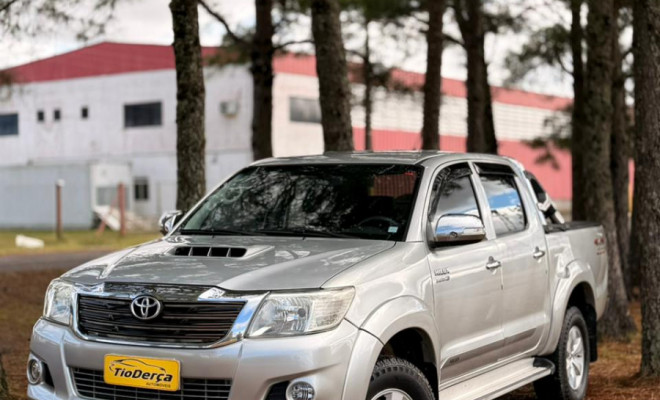 Toyota Hilux CD SRV D4-D 4x4 3.0 TDI Diesel Aut 2013 Diesel