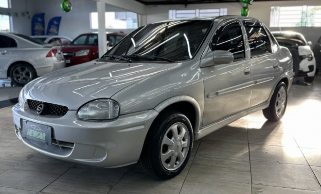 GM - Chevrolet Corsa Sedan GLS 1.6 16V MPFI 4p 2000 Gasolina