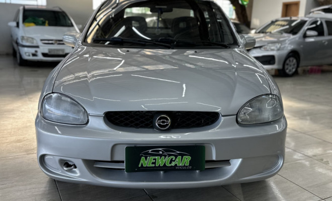 GM - Chevrolet Corsa Sedan GLS 1.6 16V MPFI 4p 2000 Gasolina-0