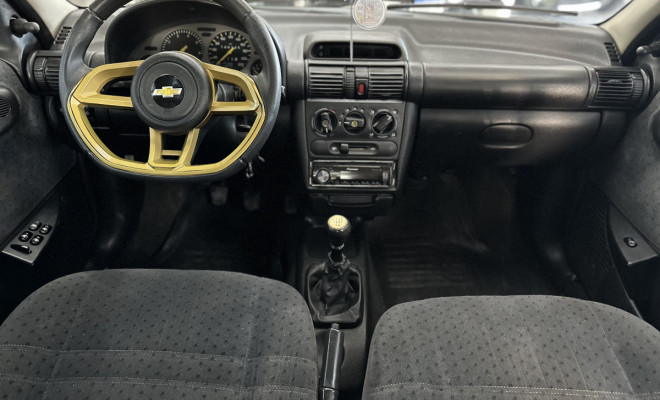 GM - Chevrolet Corsa Sedan GLS 1.6 16V MPFI 4p 2000 Gasolina-6