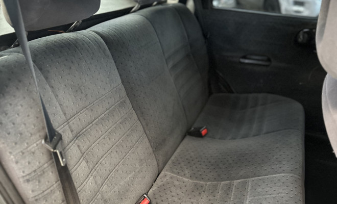 GM - Chevrolet Corsa Sedan GLS 1.6 16V MPFI 4p 2000 Gasolina-9