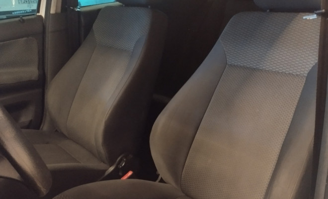 VW - VolksWagen Gol (novo) 1.0 Mi Total Flex 8V 4p 2011 Flex-5